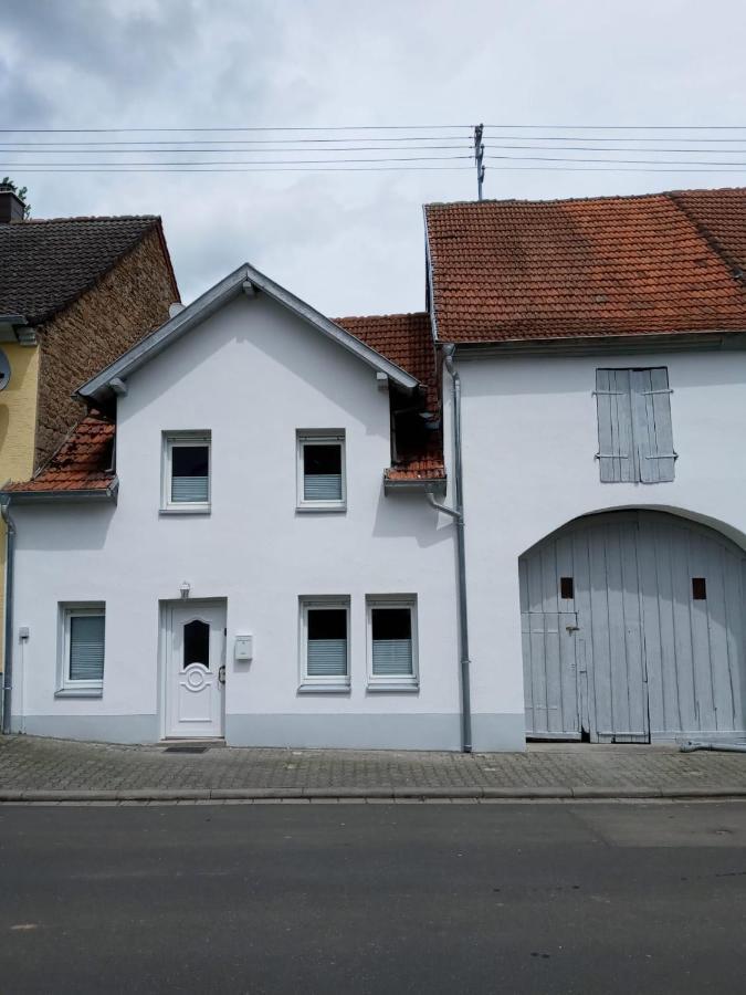 Creek Inn, Contactless Check-in Ferienhaus Glanbrucken